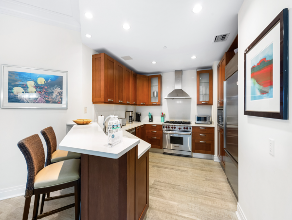Siesta Key luxury  On Beach Walk to Restaurants & Shopping